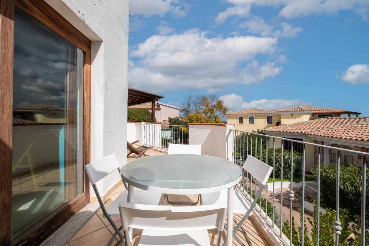 Oleandri Rossi Villa Tanaunella Exterior foto