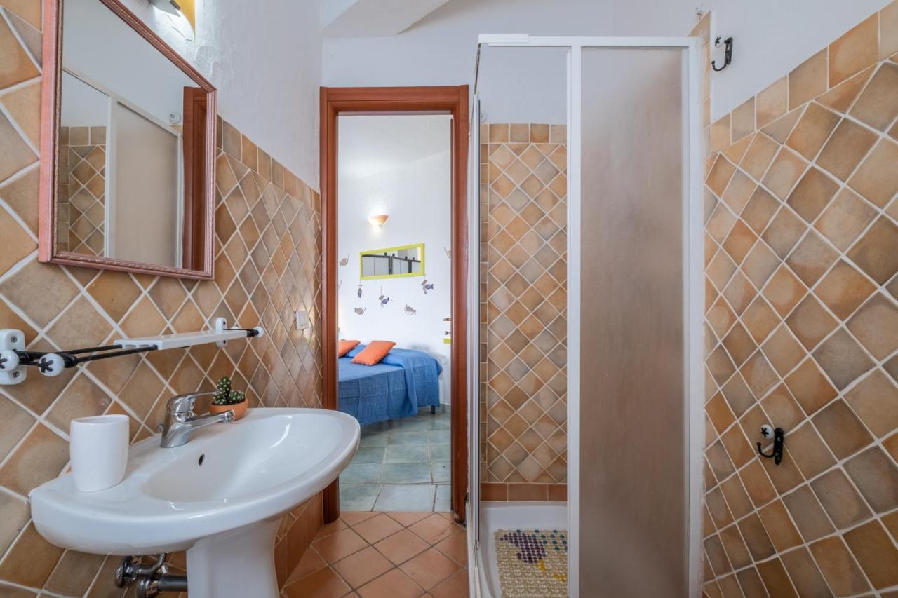 Oleandri Rossi Villa Tanaunella Exterior foto